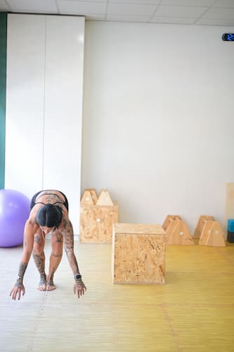 Pilates training focusing on body awareness and coordination